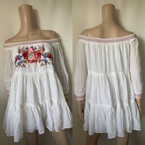 Last call! Adorable Free People floral embroidered lightweight baby doll dress